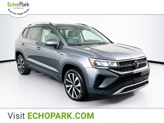 Used 2024 Volkswagen Taos SE image 1
