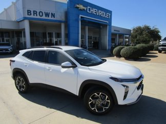 New 2025 Chevrolet Trax LT w/ Driver Confidence Package image 1
