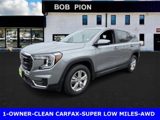 Used 2024 GMC Terrain SLE image 1
