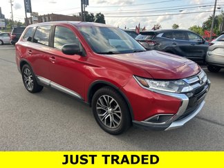Used 2017 Mitsubishi Outlander ES image 1