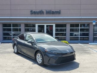 Used 2025 Toyota Camry LE w/ Convenience Package image 1