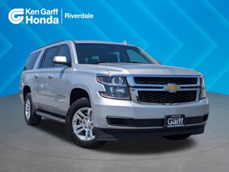 Used 2019 Chevrolet Suburban LT image 1