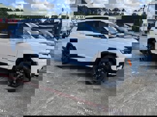 New 2025 Jeep Grand Cherokee L Altitude image 1