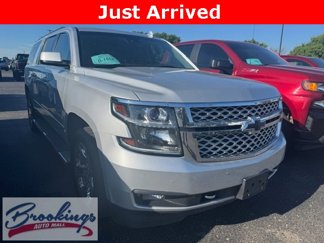 Used 2016 Chevrolet Suburban LT image 1
