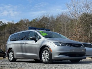 Used 2021 Chrysler Voyager Lxi image 1