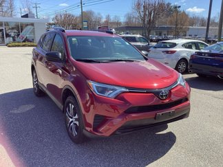 Used 2018 Toyota RAV4 LE image 1