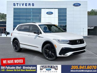 Used 2022 Volkswagen Tiguan SE R-Line image 1