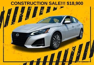 Used 2023 Nissan Altima 2.5 SV image 1