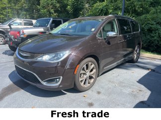 Certified 2017 Chrysler Pacifica Limited w/ Advanced Safetytec Group image 1