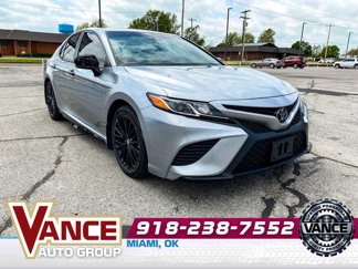 Used 2019 Toyota Camry SE image 1
