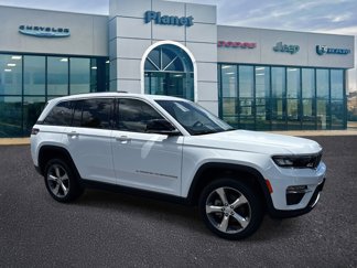 Used 2022 Jeep Grand Cherokee Limited image 1