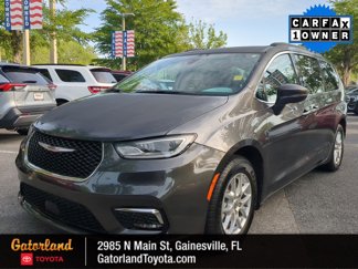 Used 2022 Chrysler Pacifica Touring-L image 1