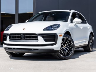 Certified 2025 Porsche Macan image 1