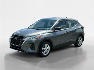Used 2024 Nissan Kicks S image 1