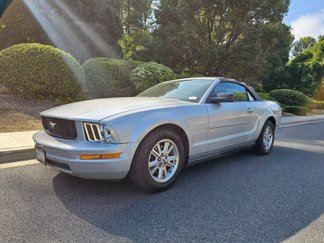 Used 2005 Ford Mustang Deluxe Convertible image 1