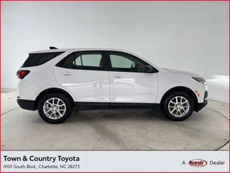 Used 2024 Chevrolet Equinox LS image 1