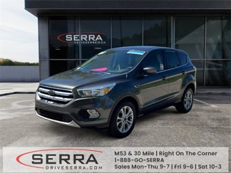 Used 2017 Ford Escape SE w/ SE Cold Weather Package image 1