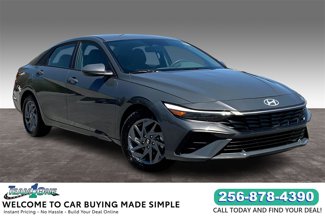 Used 2024 Hyundai Elantra SEL image 1