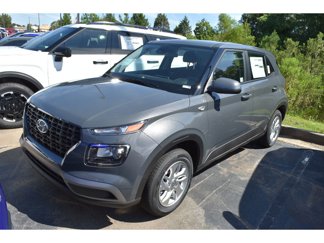 New 2025 Hyundai Venue SE video 1