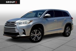 Used 2017 Toyota Highlander LE image 1