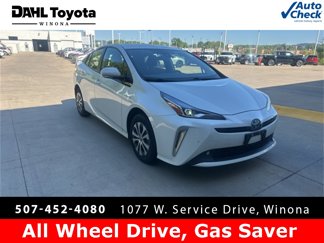 Used 2019 Toyota Prius LE image 1