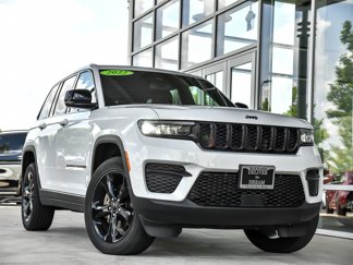 Used 2022 Jeep Grand Cherokee Altitude image 1