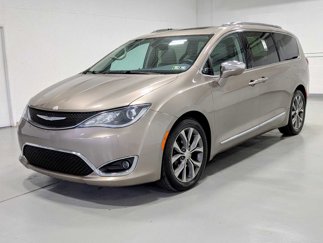 Used 2017 Chrysler Pacifica Limited image 1