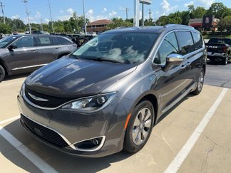 Certified 2020 Chrysler Pacifica Limited w/ Advanced Safetytec Group image 1