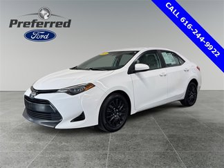 Used 2019 Toyota Corolla LE image 1