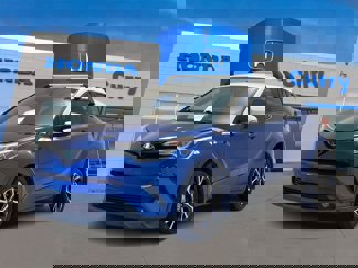Used 2018 Toyota C-HR XLE video 1