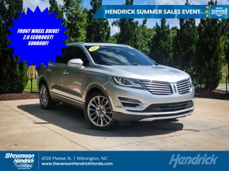 Used 2017 Lincoln MKC Reserve image 1