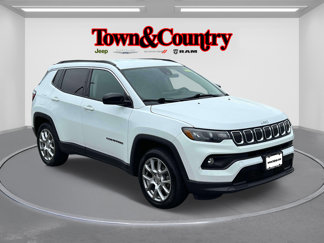 Certified 2022 Jeep Compass Latitude image 1