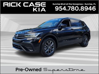 Used 2022 Volkswagen Tiguan SE image 1