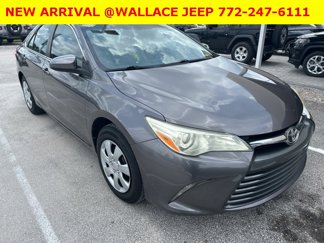 Used 2016 Toyota Camry LE image 1