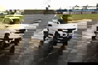 New 2025 Jeep Grand Cherokee Altitude image 1