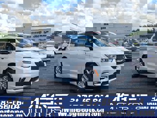 New 2025 Chrysler Pacifica Select image 1