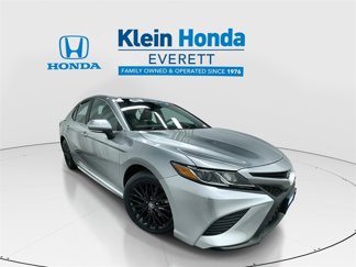 Used 2018 Toyota Camry SE image 1