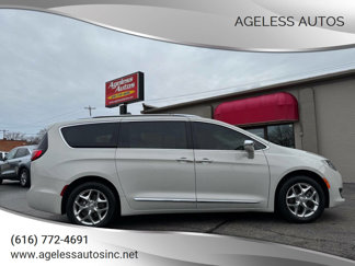 Used 2019 Chrysler Pacifica Limited w/ Advanced Safetytec Group image 1