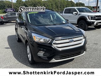 Used 2018 Ford Escape SE image 1