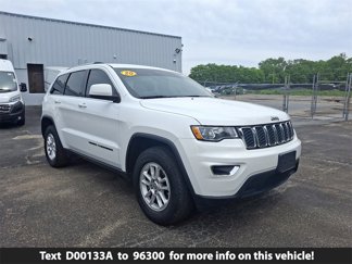 Used 2020 Jeep Grand Cherokee Laredo image 1