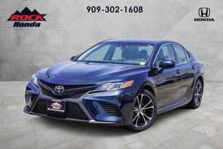Used 2018 Toyota Camry SE image 1