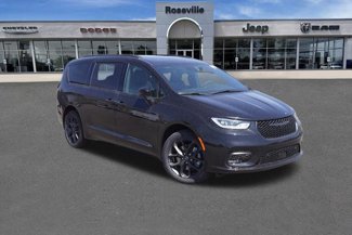 New 2025 Chrysler Pacifica Limited w/ Trailer Tow Group image 1