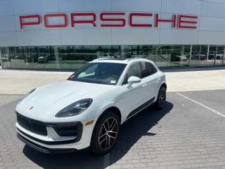 Certified 2024 Porsche Macan image 1