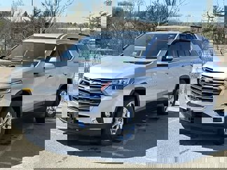 Used 2020 Chevrolet Traverse LT image 1