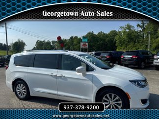 Used 2018 Chrysler Pacifica Touring-L image 1