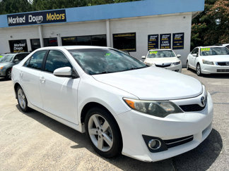 Used 2014 Toyota Camry SE image 1