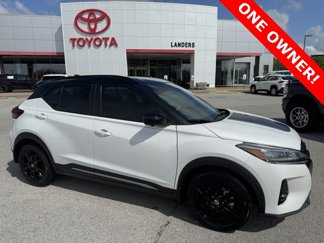 Used 2021 Nissan Kicks SR image 1