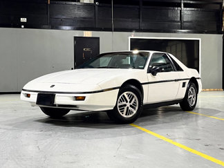 Used 1987 Pontiac Fiero image 1