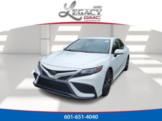 Used 2021 Toyota Camry SE image 1
