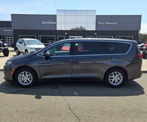 Used 2023 Chrysler Voyager LX image 1